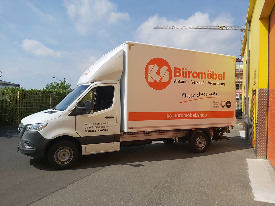 Erweiterung Fuhrpark Büromöbel Transport